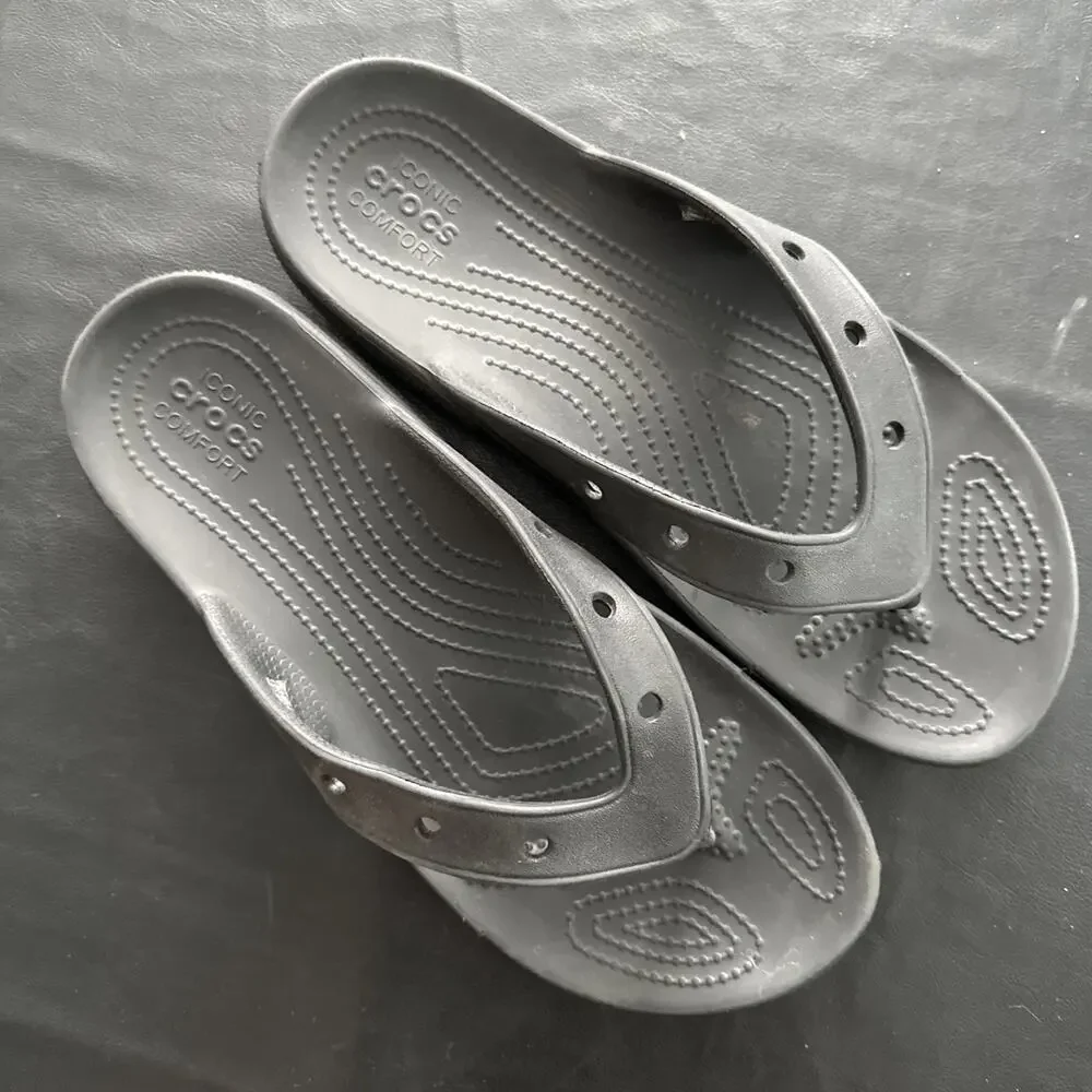 Crocs Modi Sport Flip Flop Sandals Black Men's 9 - Women’s 11 - 975